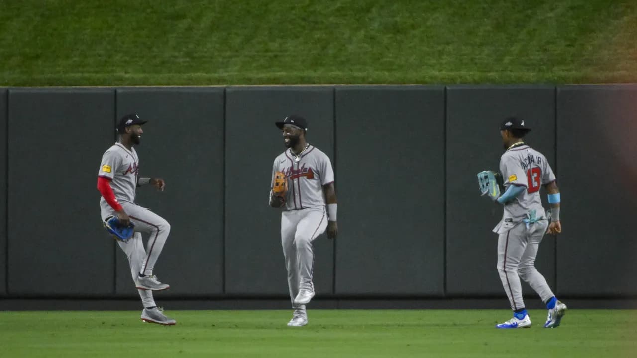 Braves lose Martín Pérez to injured list ahead of Wild Card round