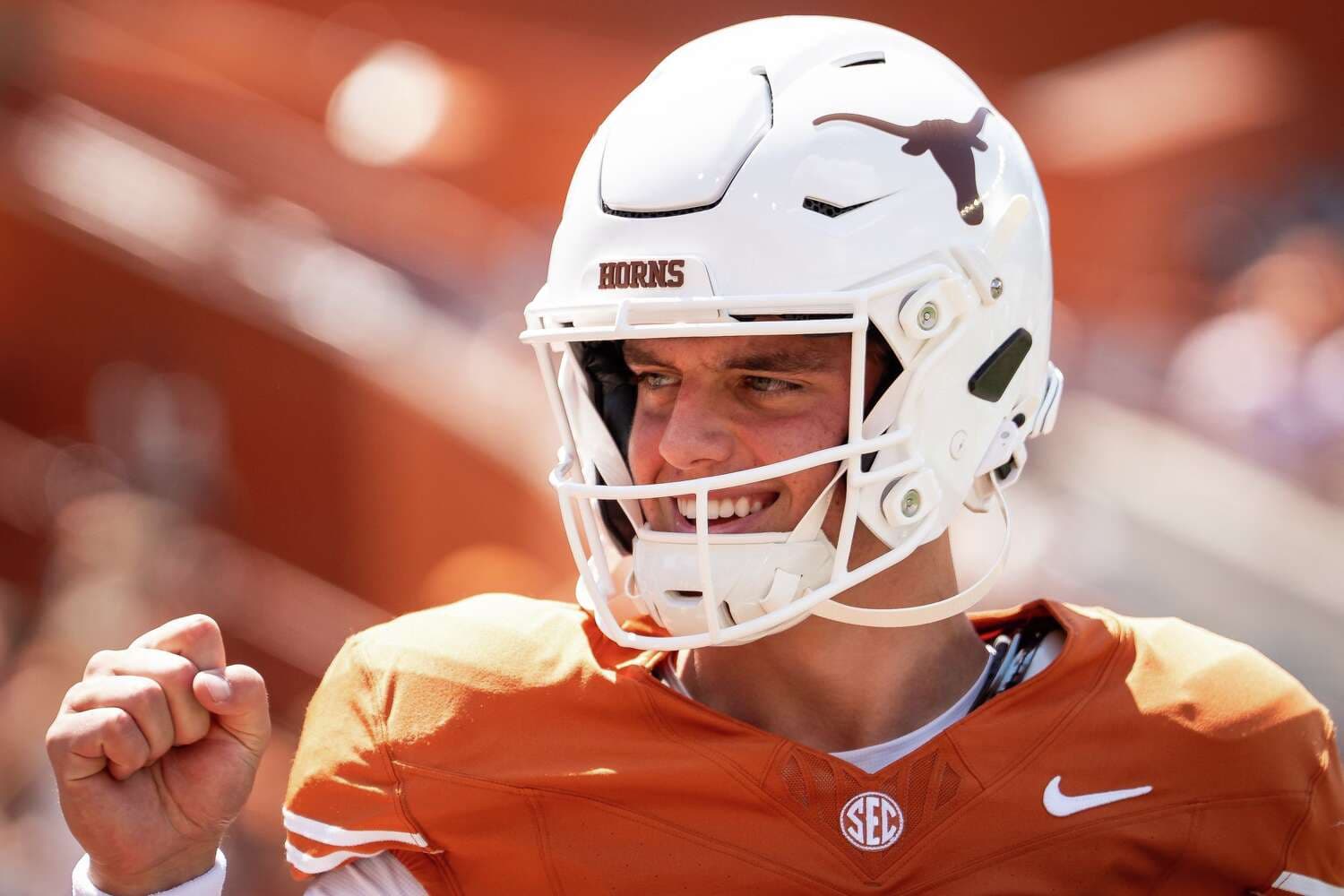 Texas Visits Tennessee, A&M Meets LSU in Pivotal SEC Saturday