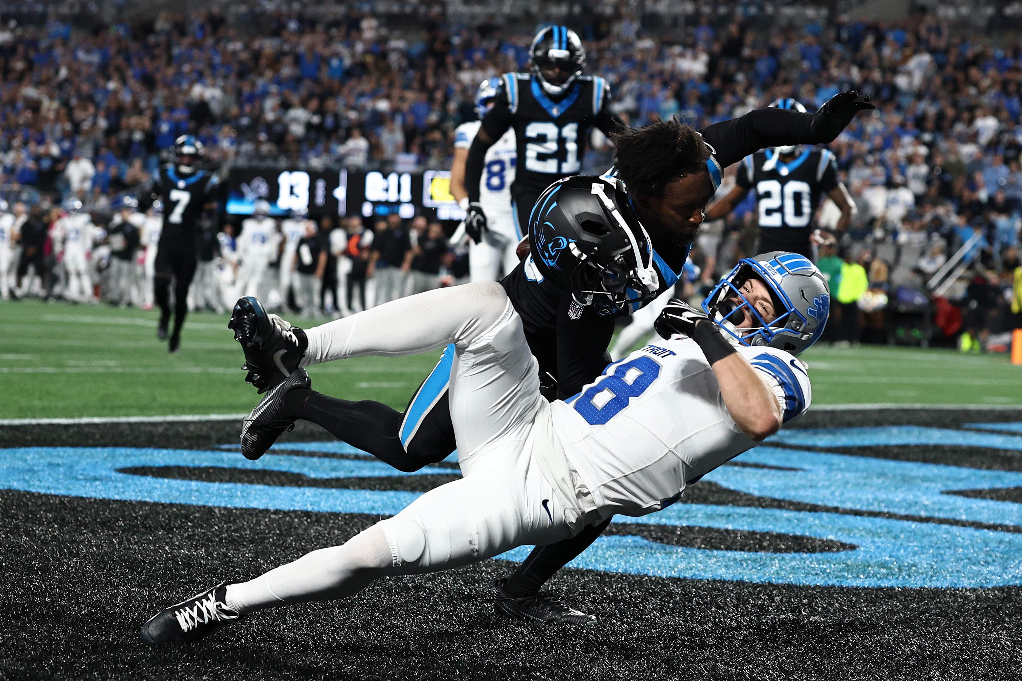 Isaac TeSlaa Active but Held Without a Catch in First Half vs. Panthers