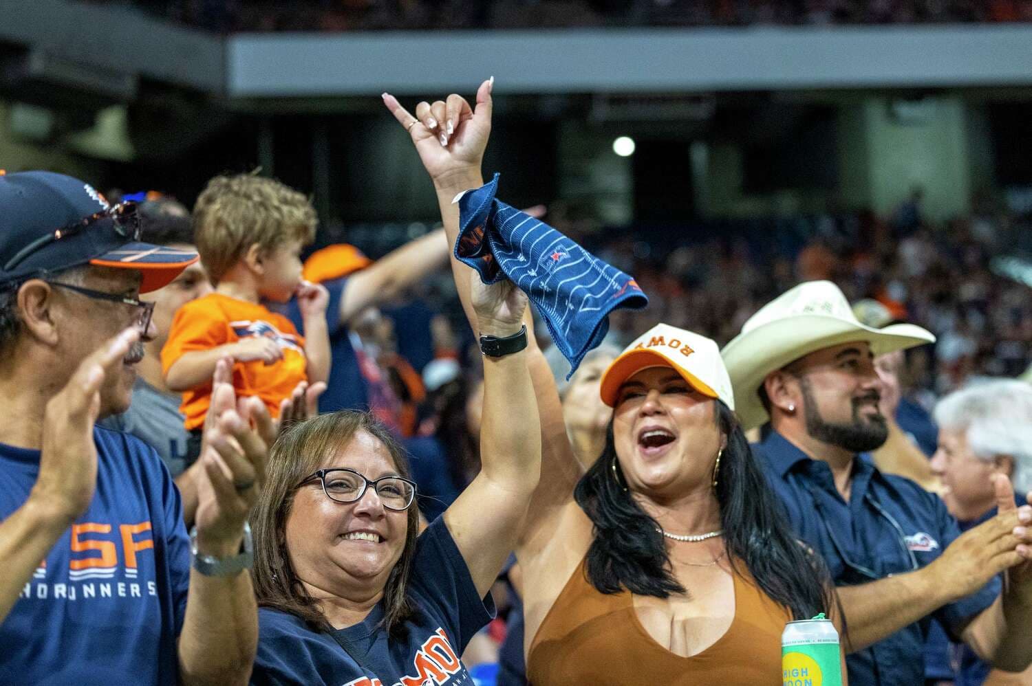 Traylor picks up the tab for UT Health students' tickets to UTSA-Colorado State