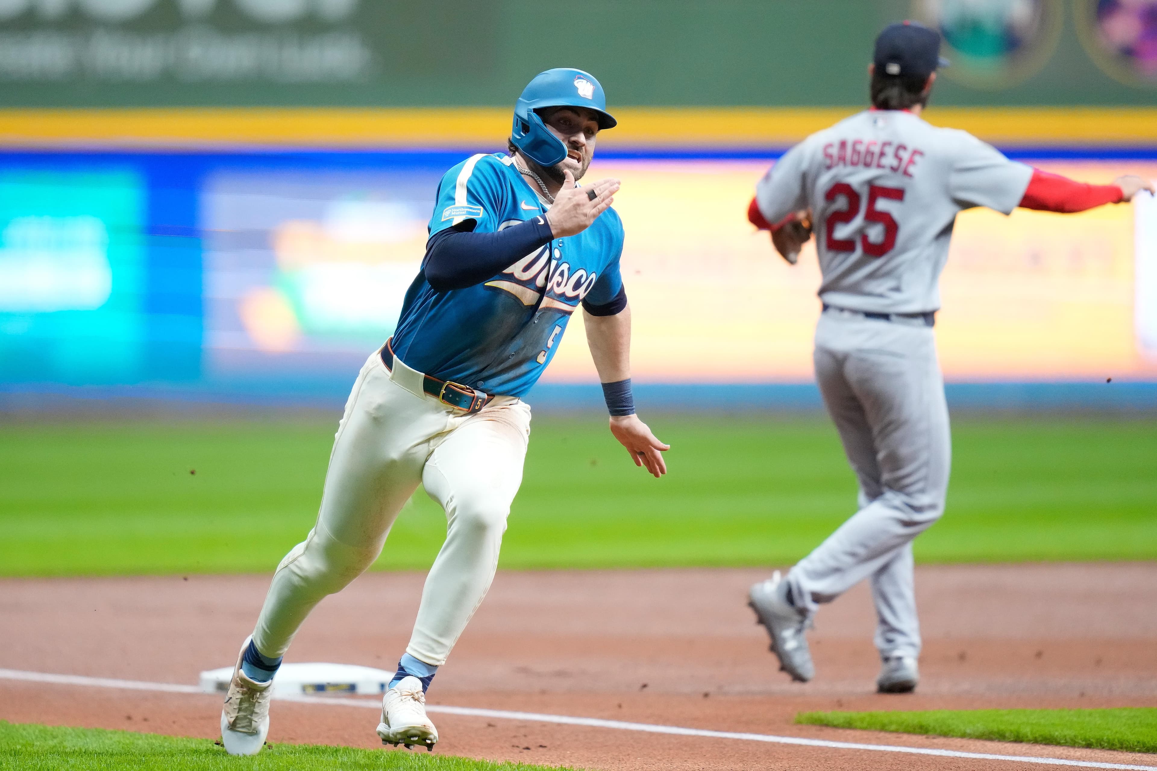 Brewers Pull Away Late to Beat Cardinals 8-4 in Series Opener