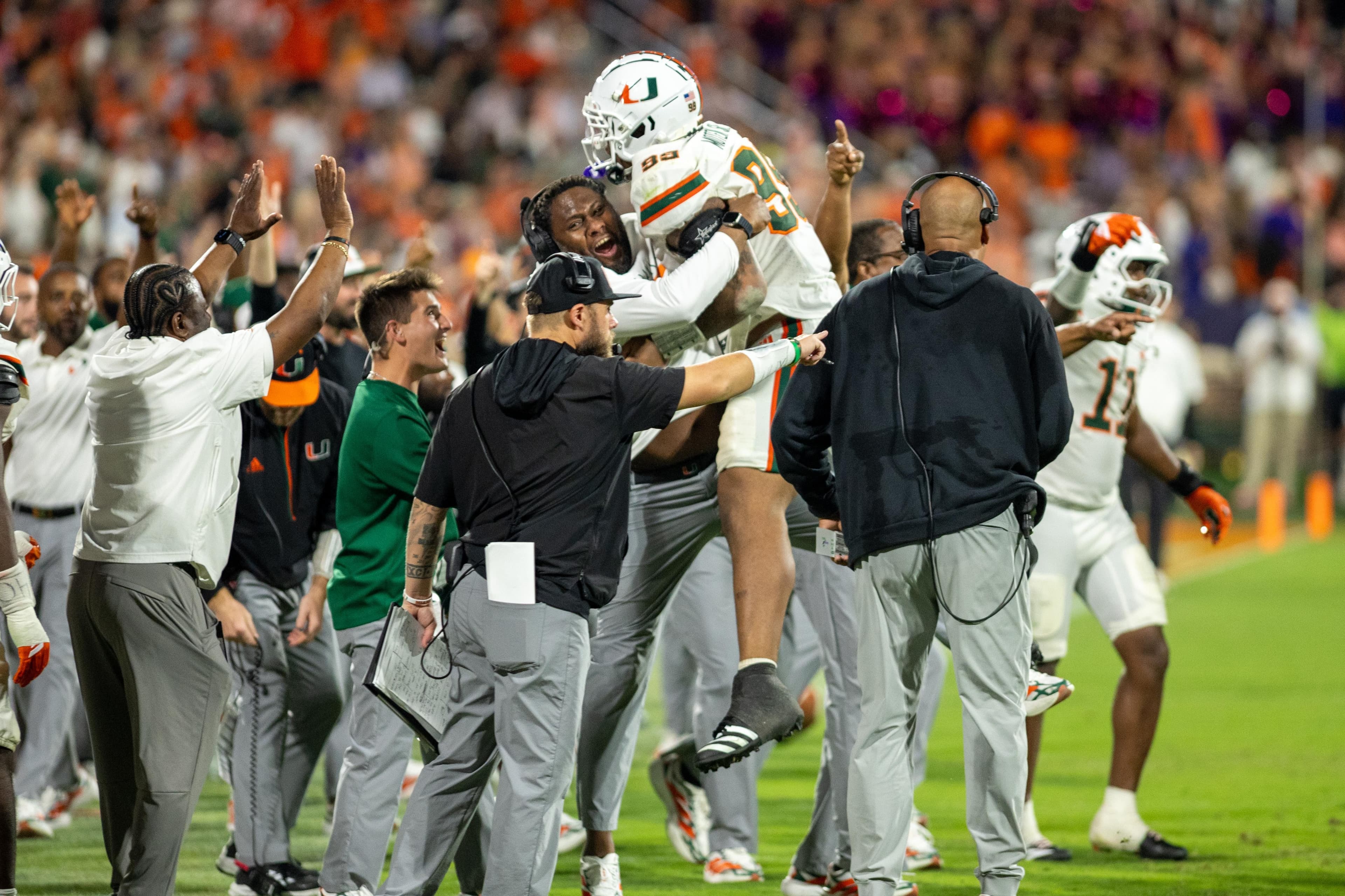Miami Improves to 5-0 With 41-13 Win Over Clemson