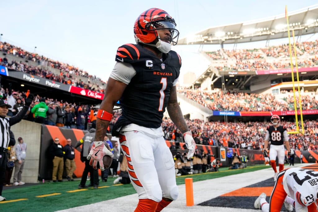 Steelers Host Bengals in Week 3 AFC North Matchup Sunday on CBS