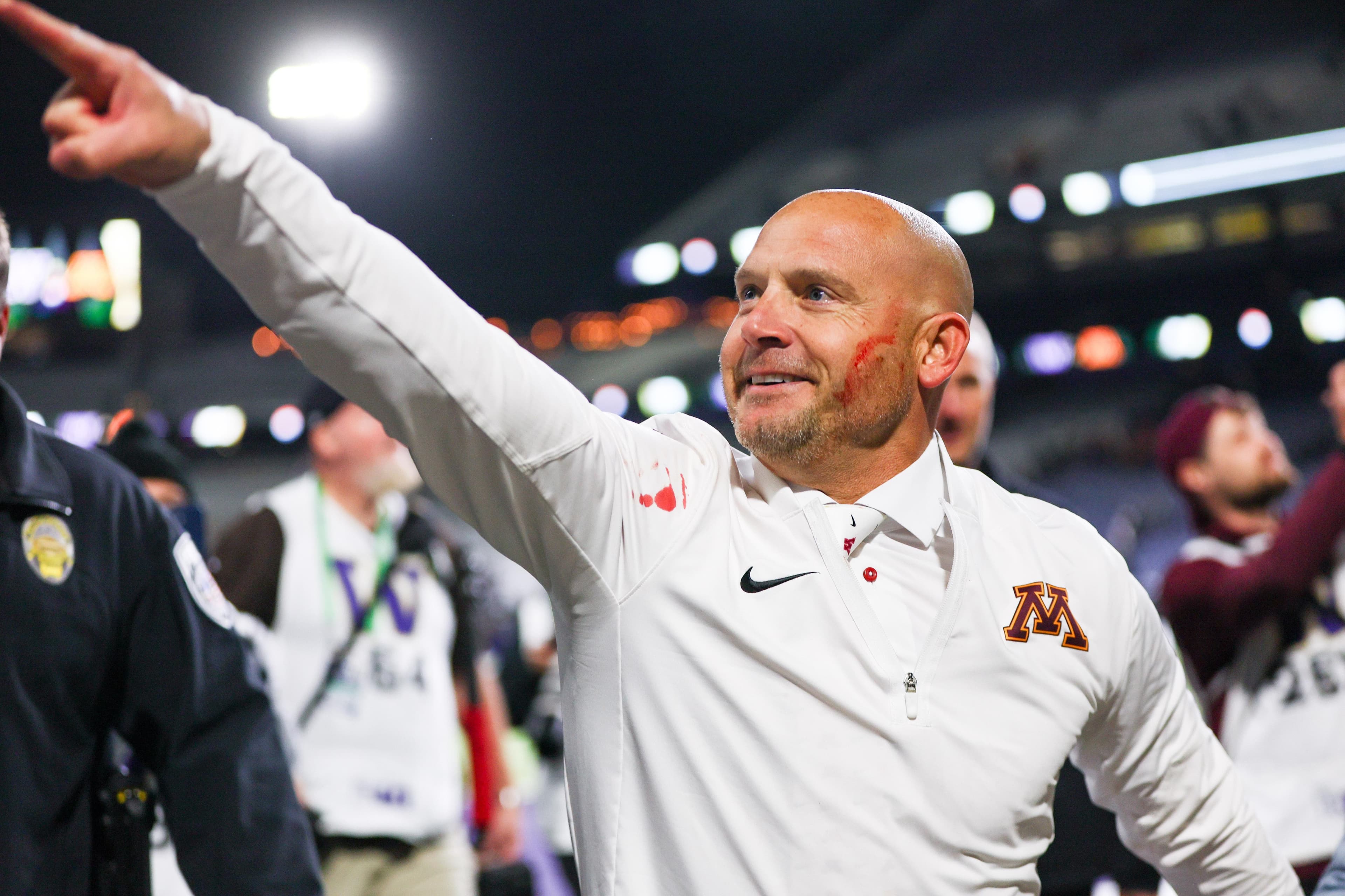 Minnesota wins at ranked Washington; Michigan next on Fox for Little Brown Jug
