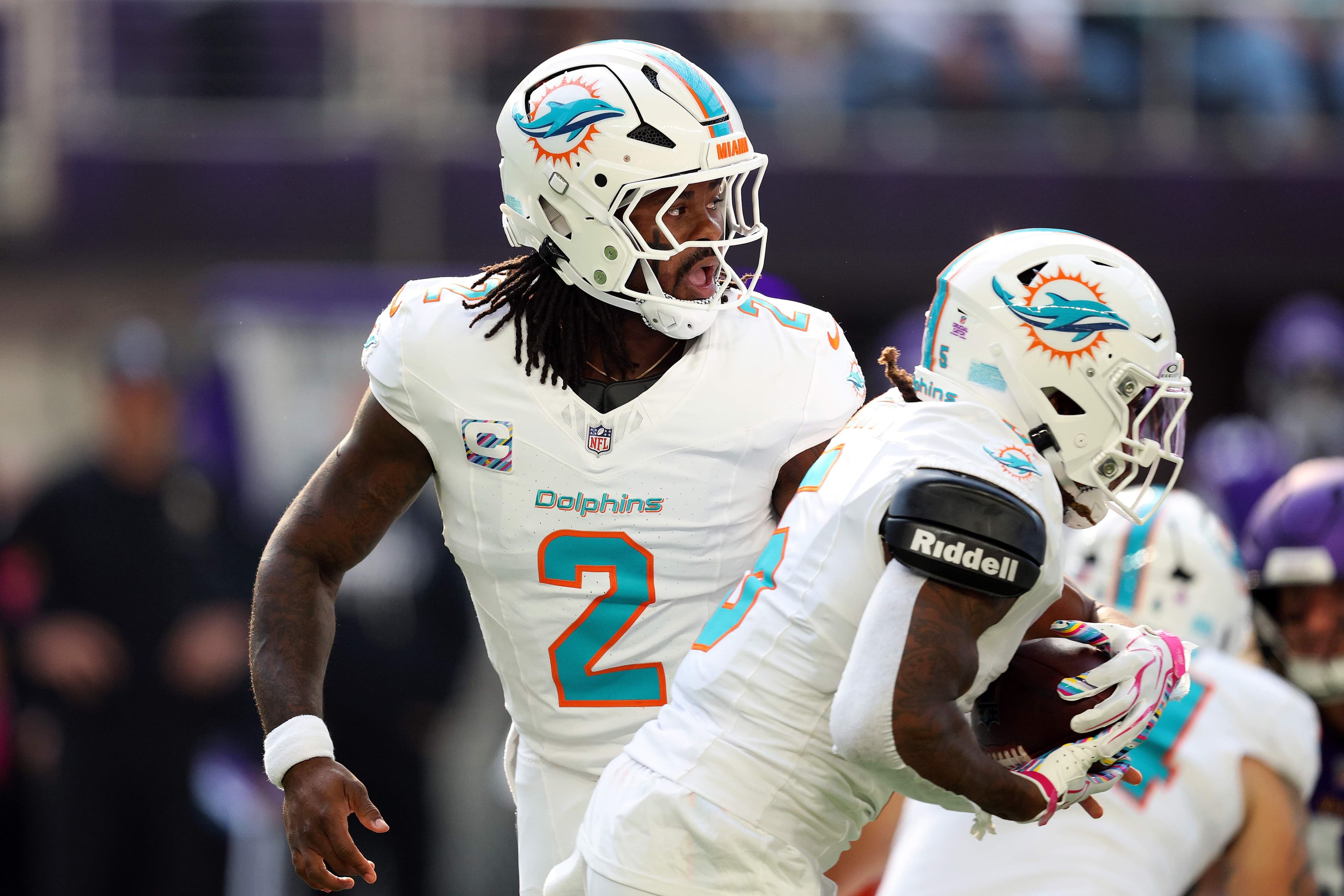 Ollie Gordon II, Not Jaylen Wright, Leads Dolphins Run Game vs. Vikings