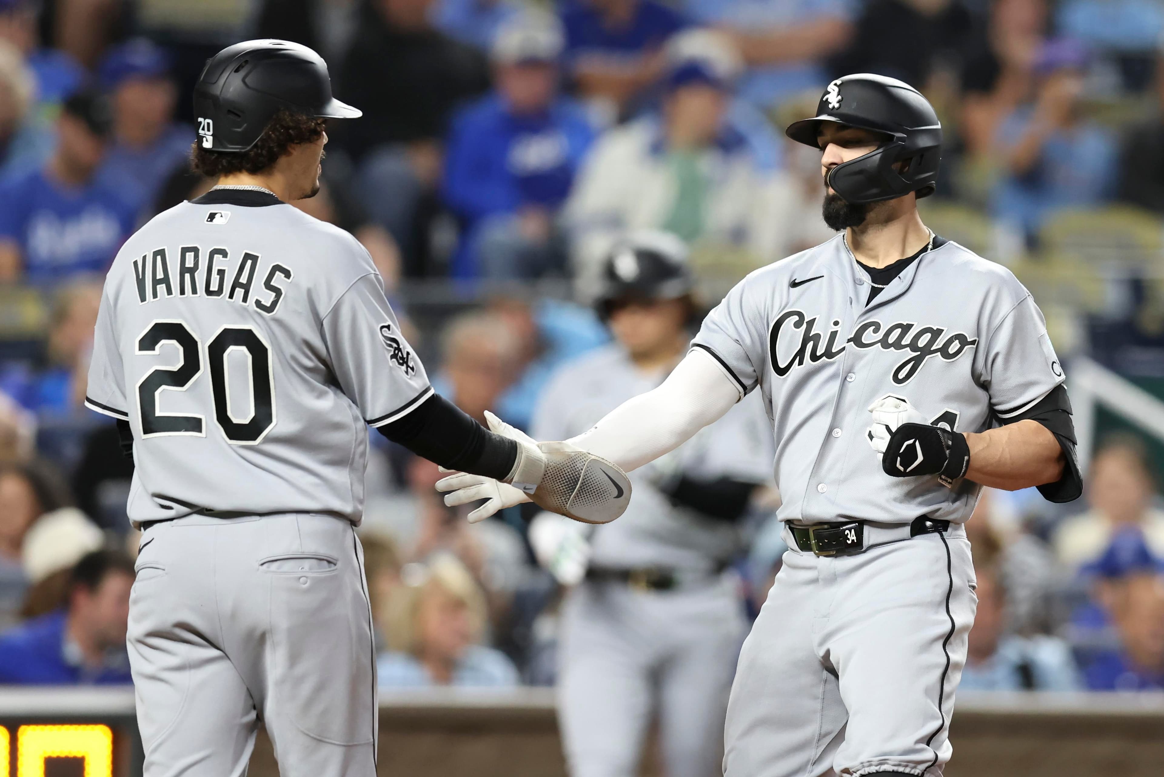 White Sox Outlast Royals 14-11 in Kansas City Slugfest