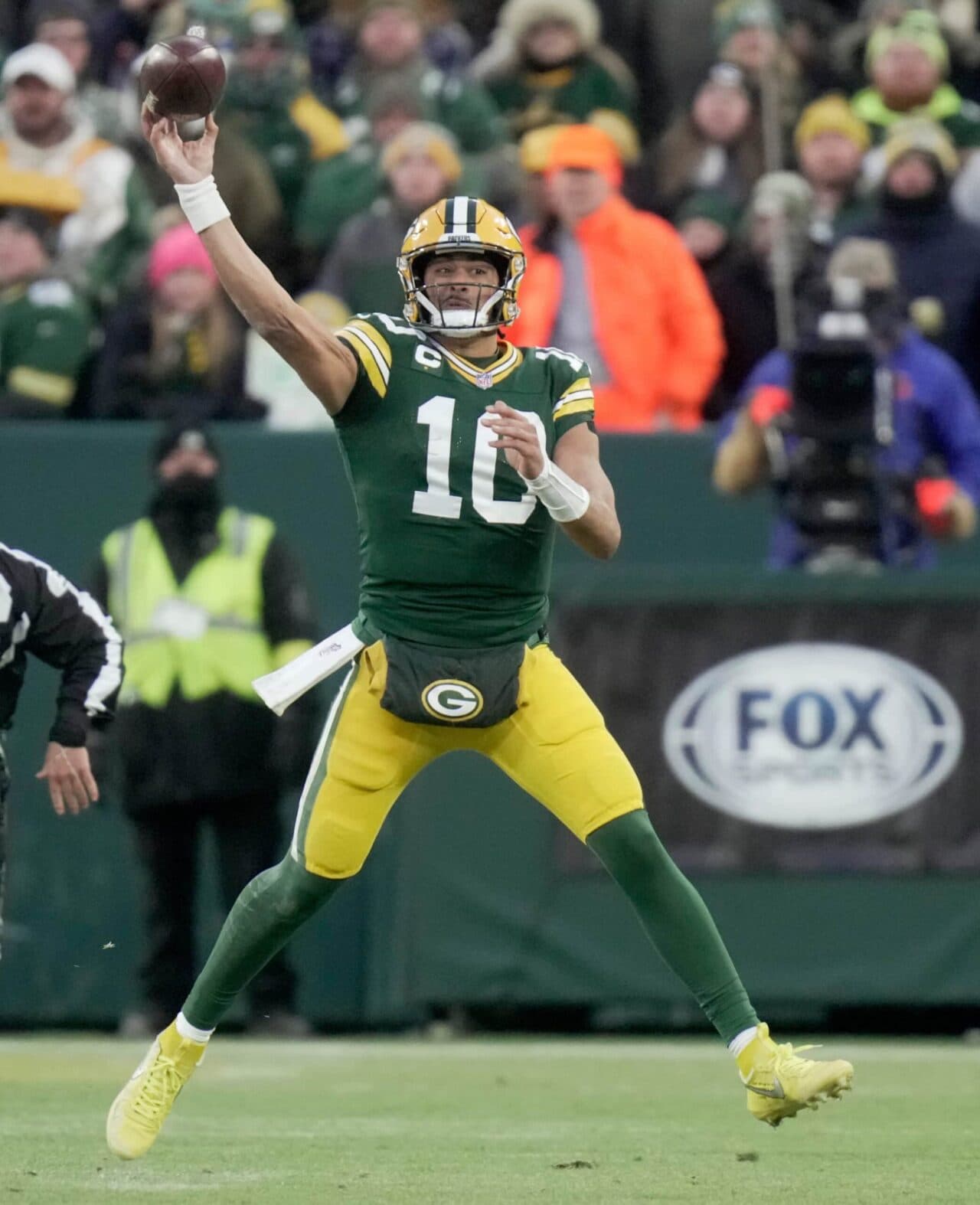 Packers' Jordan Love on 113-Hit Pace Behind Struggling Offensive Line