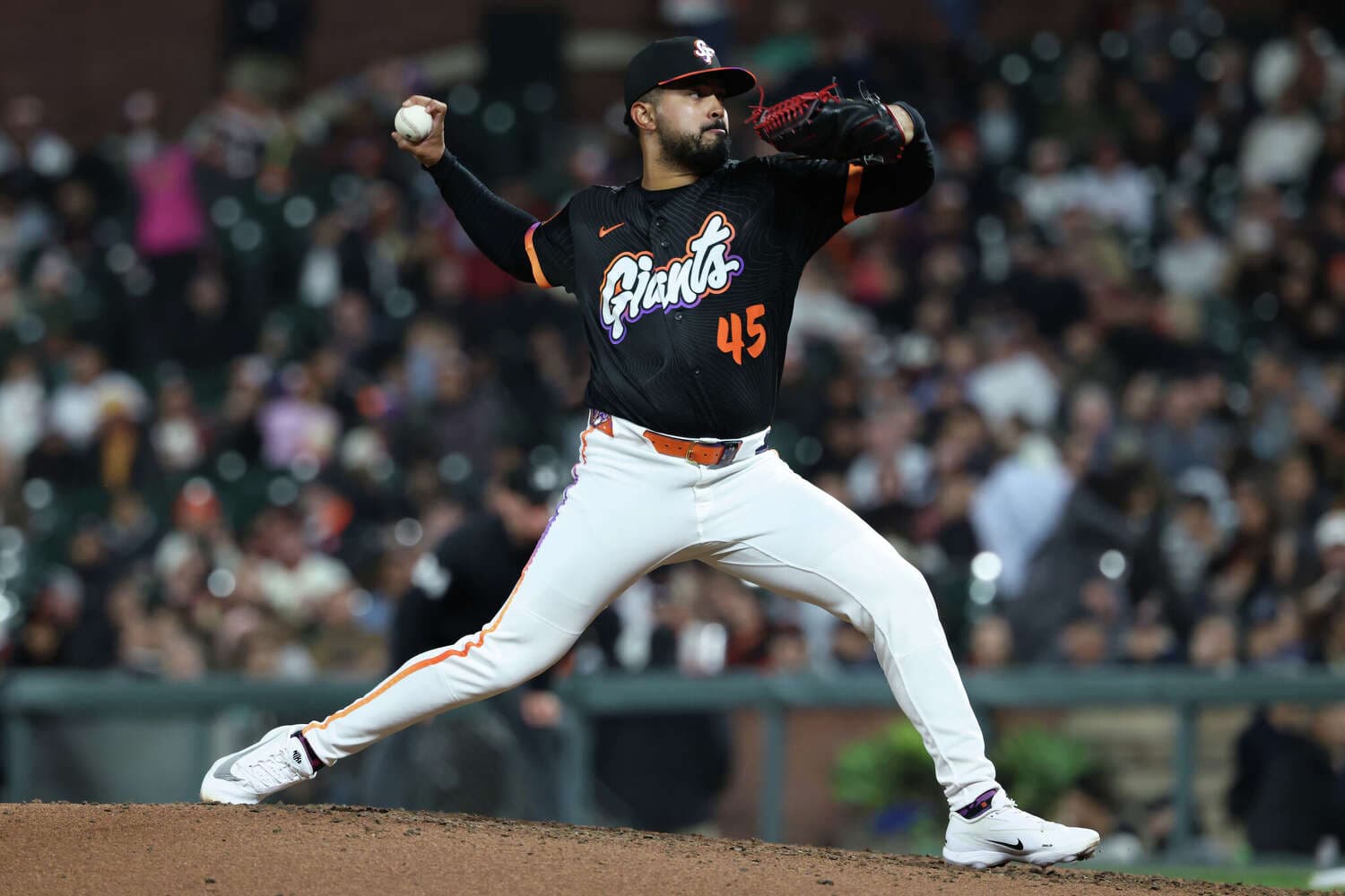 Molina Gives Giants Six Solid Innings, but Twins Edge San Francisco 3-2