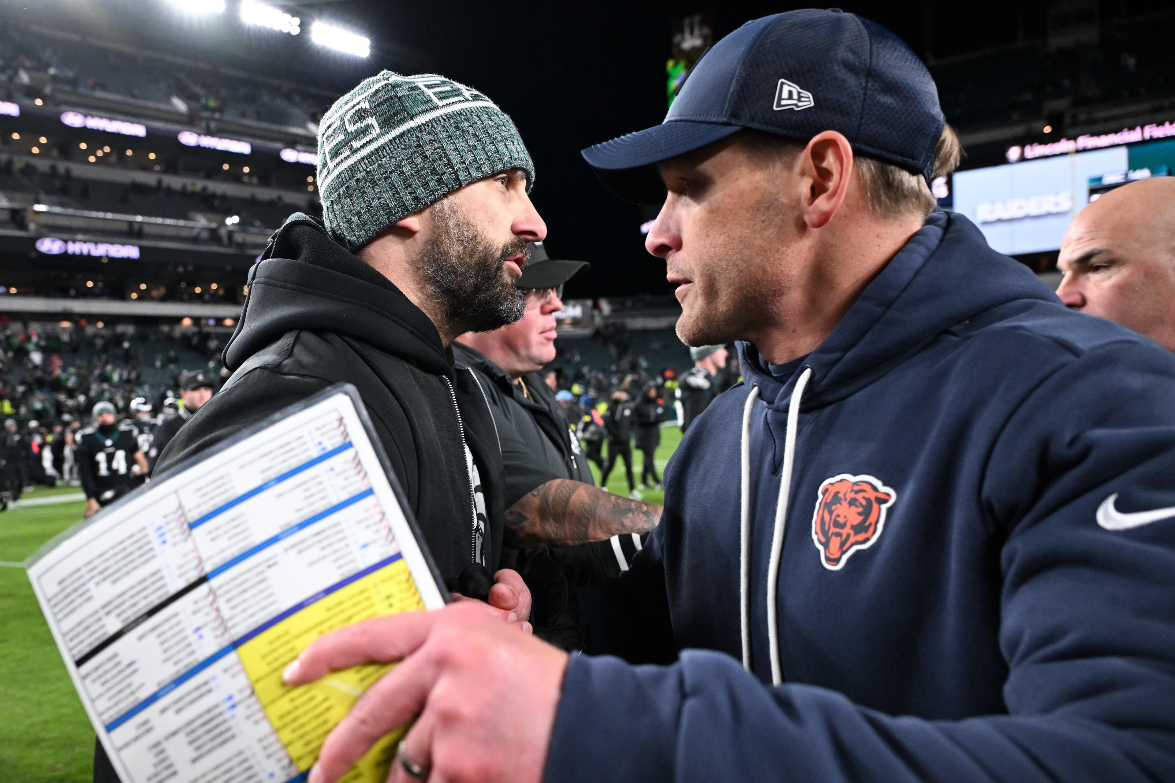 Bears Lead Eagles 7-0 After First Quarter as Keenum Starts on Monday Night