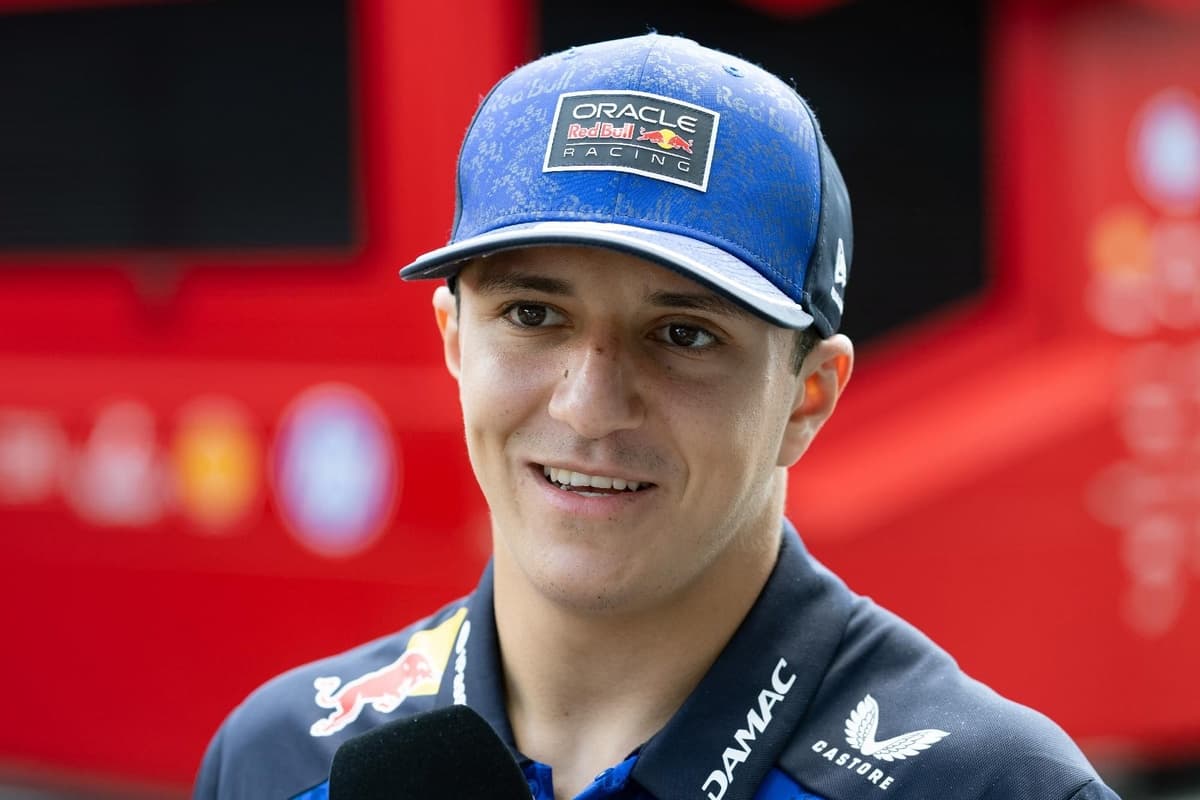 Hadjar back from injury in Baku with Zandvoort helmet tribute