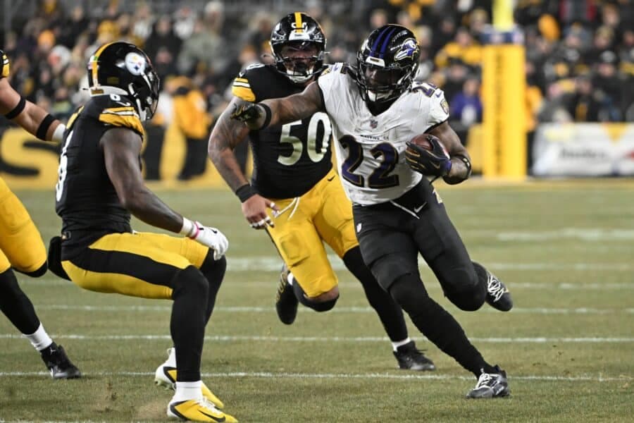 Colbert Reflects on Two Decades With Steelers as Hall of Honor Class Is Inducted