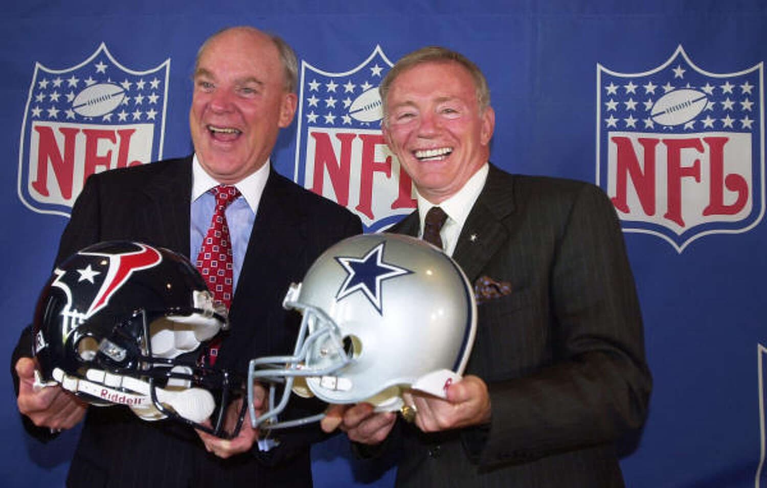 Jerry Jones recalls the push that brought the NFL back to Houston