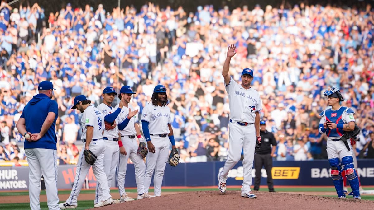 Scherzer strikes out seven as Blue Jays beat Reds in possible final start