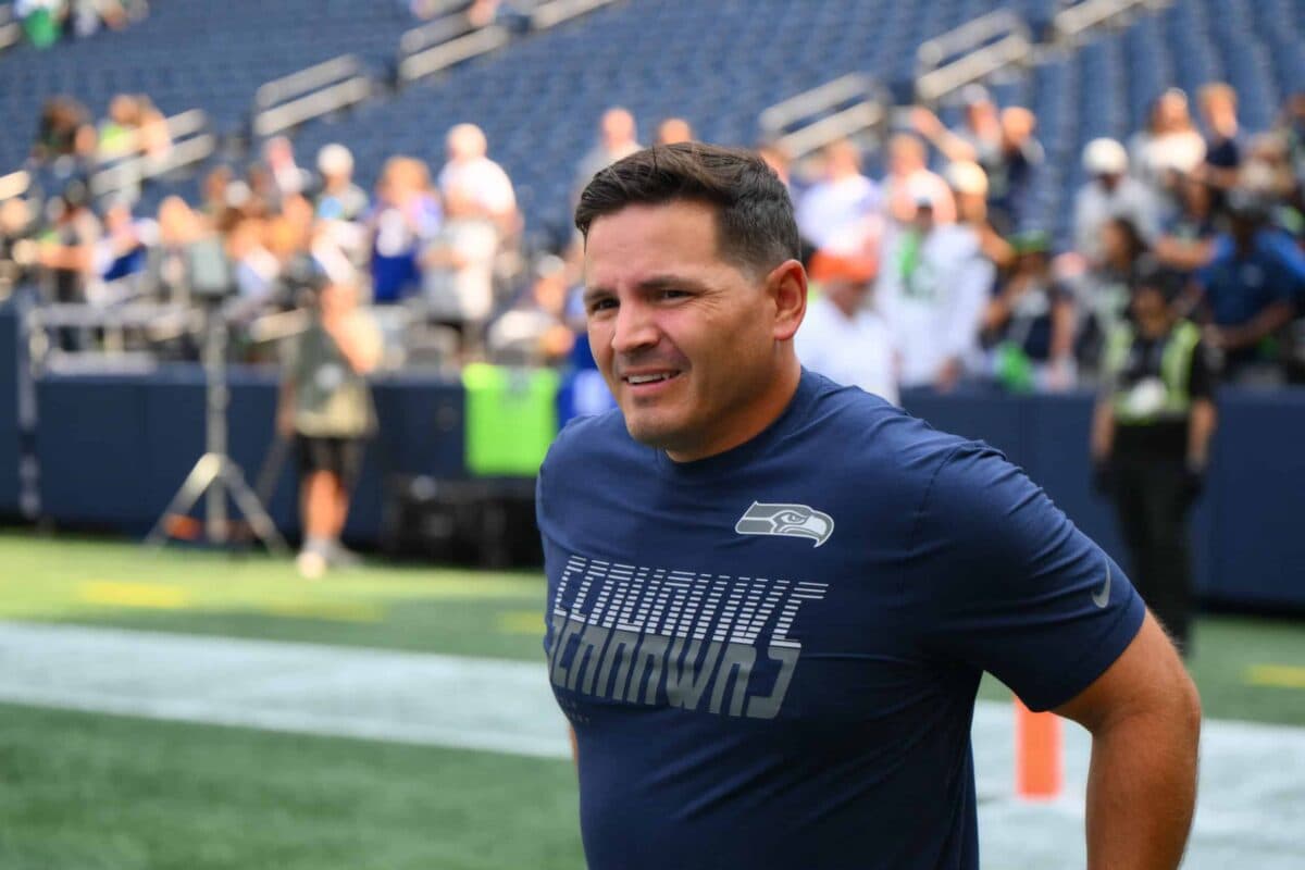 Seahawks Fall 33-31 to Commanders Despite Rare Efficiency on Both Sides