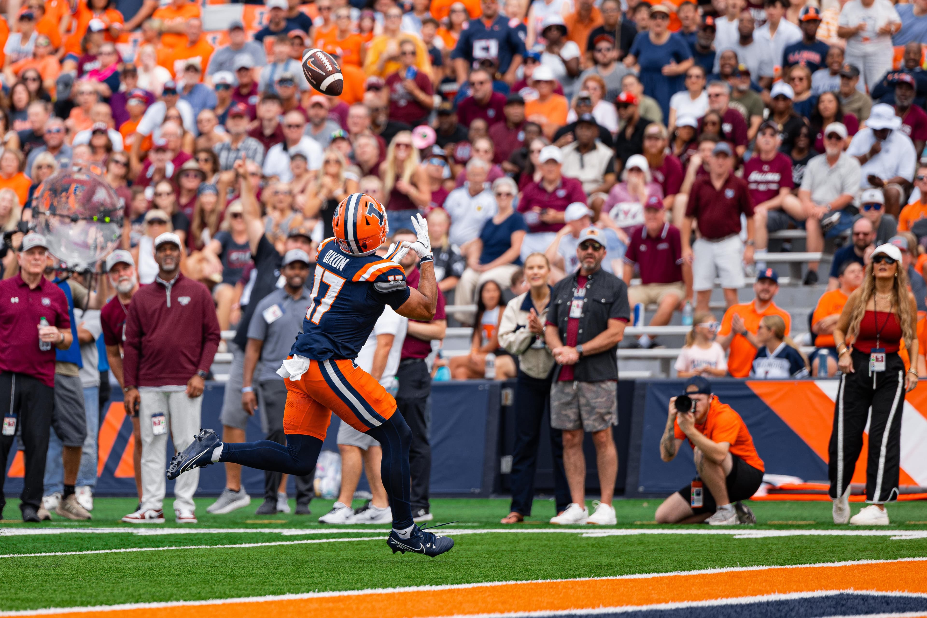 Illinois Riding Collin Dixon's Hot Start Into Ohio State Matchup