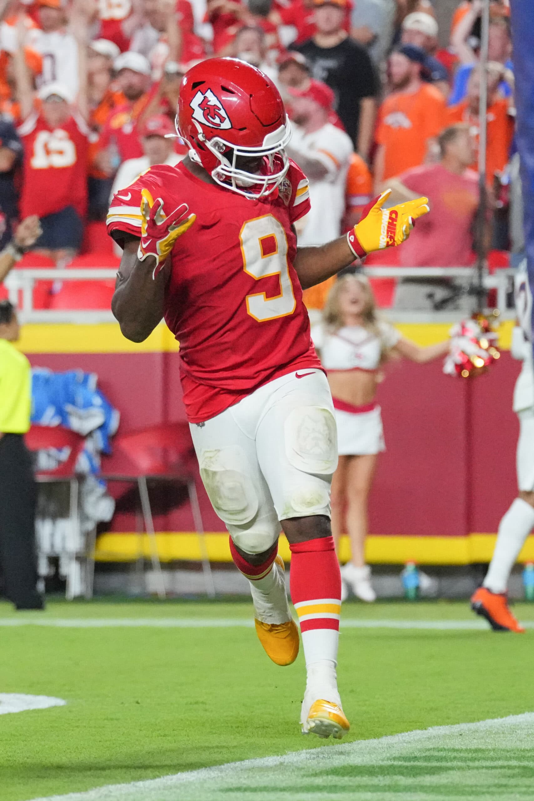 Chiefs Visit Dolphins With Kenneth Walker III Tipped for a Big Week 3