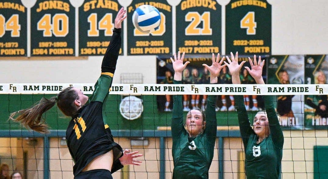 SMCC Volleyball Survives Four Match Points to Beat Flat Rock in Huron League Showdown