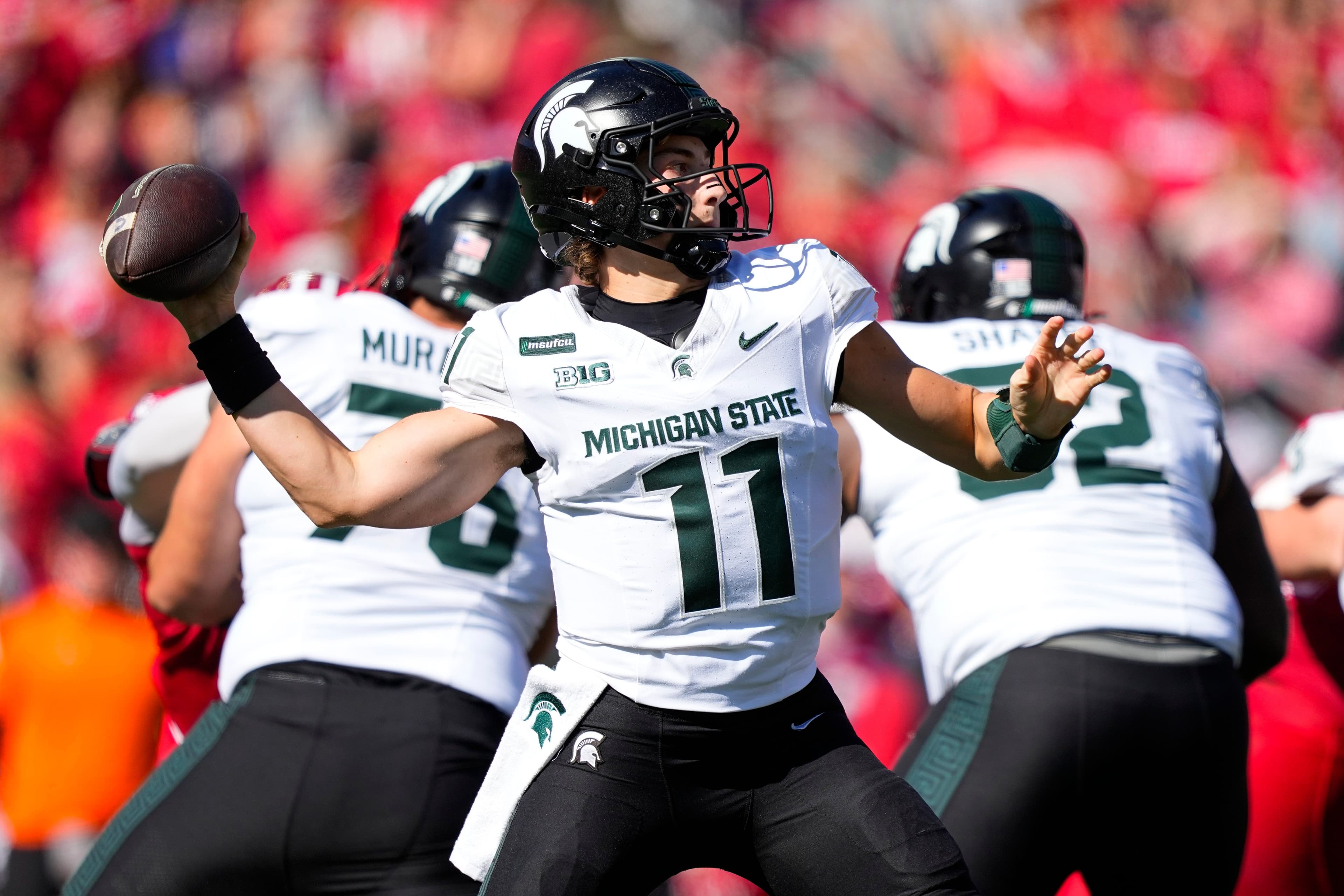 Wisconsin Overpowers Michigan State 31-3 as Spartan Losing Streak Hits Three