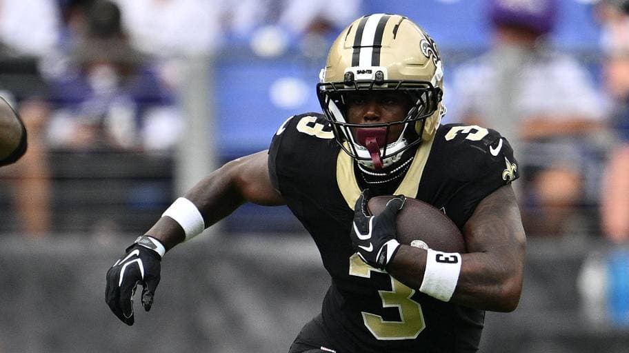 Saints' Travis Etienne Re-Injures Hamstring, Week 4 Status vs. Falcons Unclear