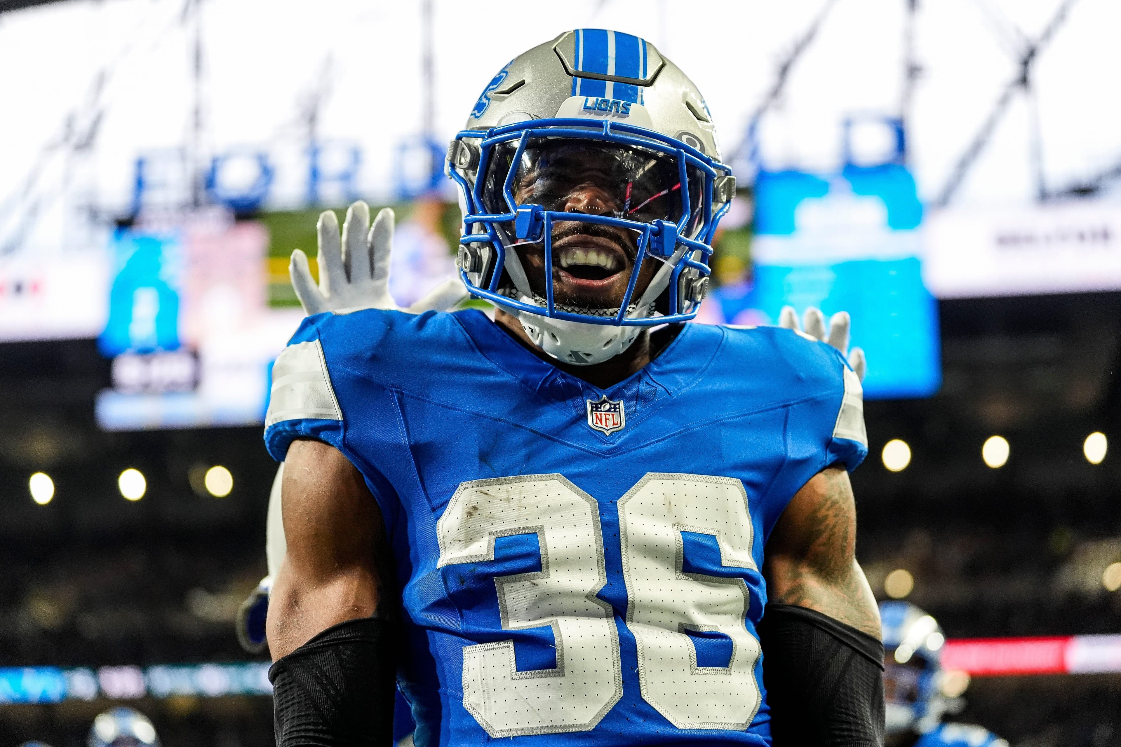 Chuck Clark's two-play bluff-and-blitz sequence seals Lions' win over Jets