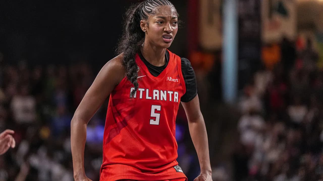 Dream Top Mystics 92-77 as Bonner, Reese Link Up in Third Quarter