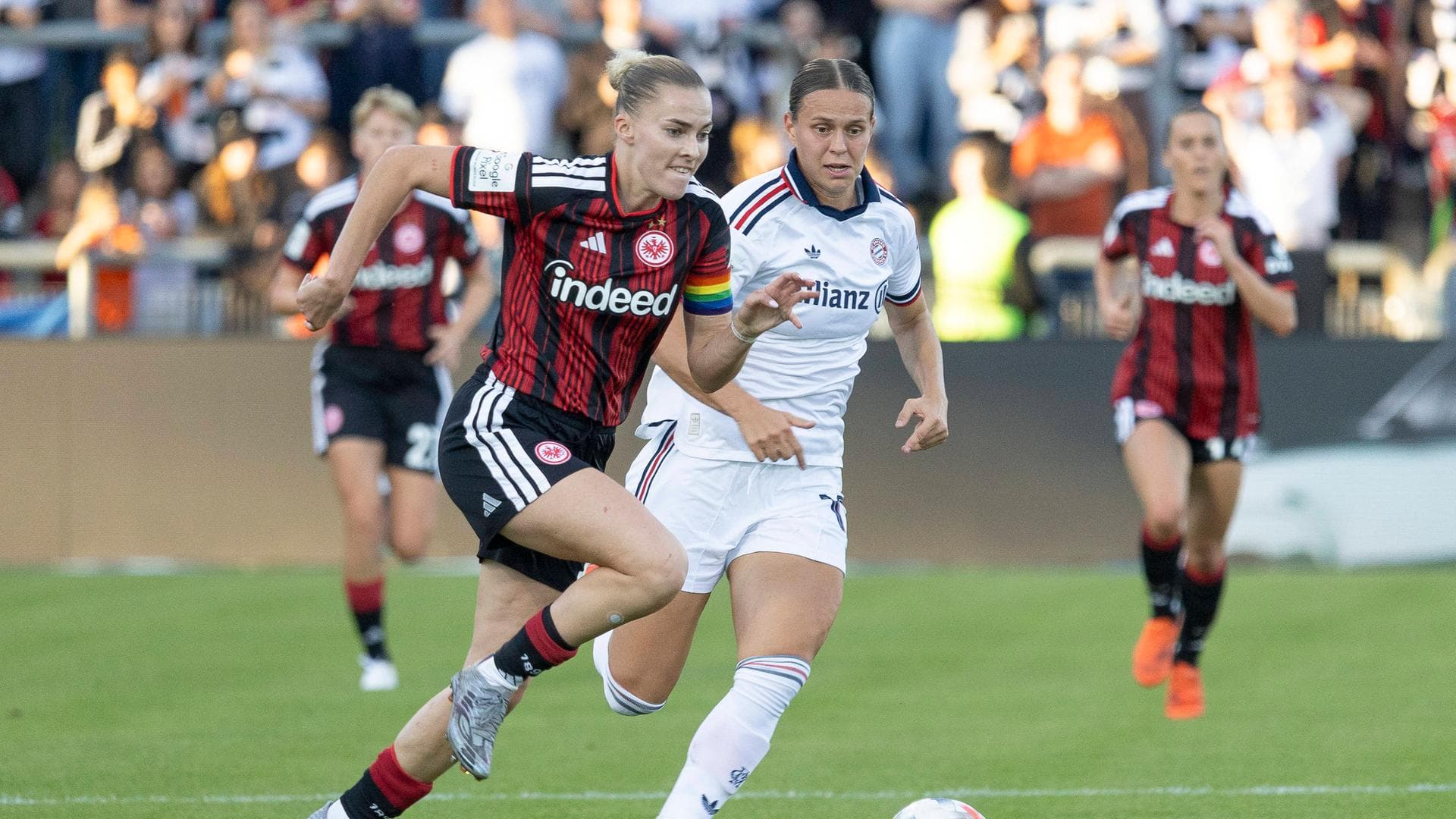 Bühl-Tor sichert Bayern-Frauen den Sieg in Frankfurt – Gwinn verletzt